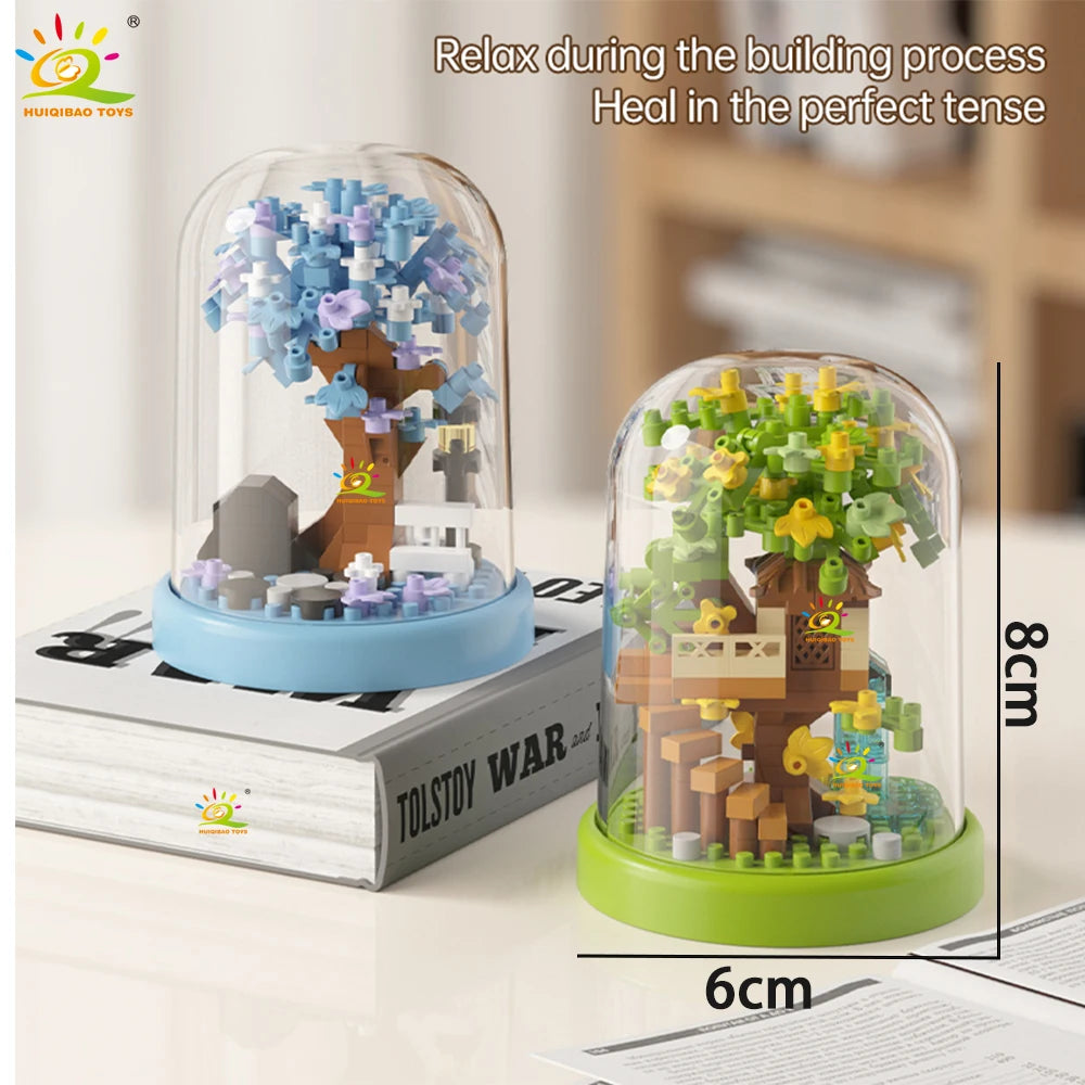 HUIQIBAO MOC Four season Mini Tree House with Display Box Model Micro